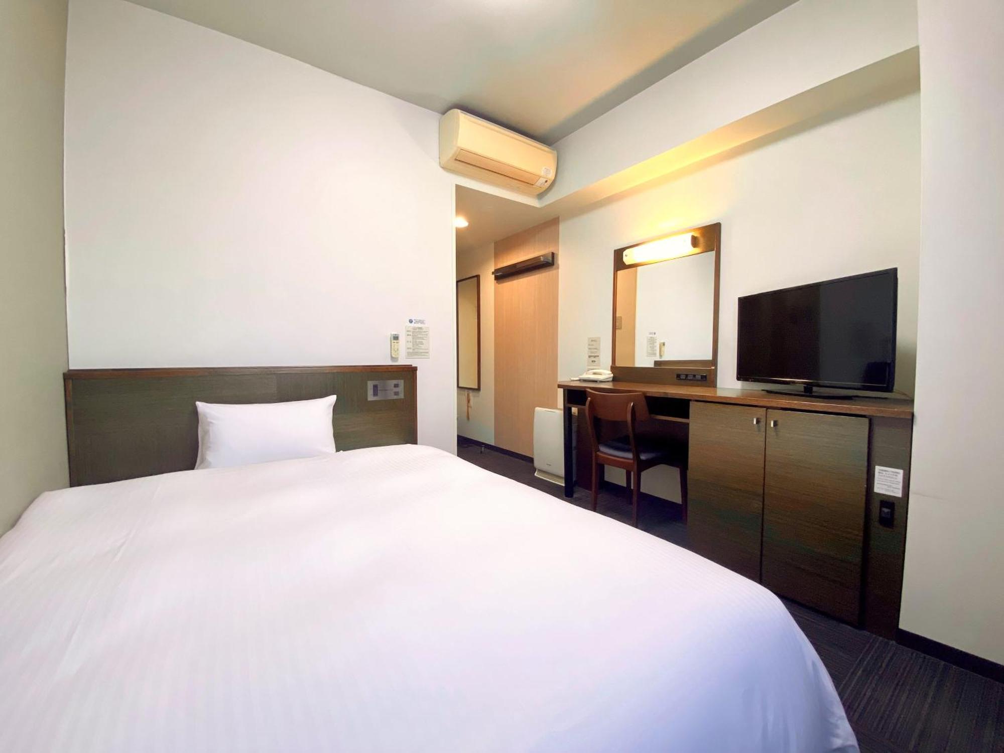 Hotel Route-Inn Ashikaga Ekimae Zewnętrze zdjęcie